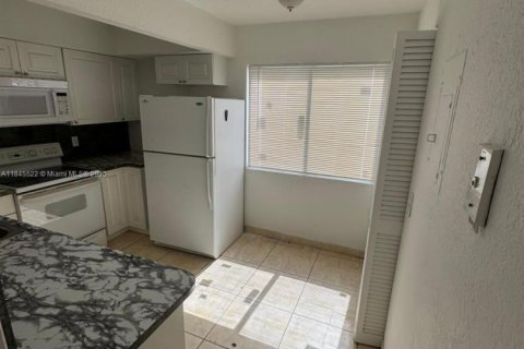 Townhouse in West Palm Beach, Florida 3 bedrooms, 124.86 sq.m. № 1958445 - photo 3