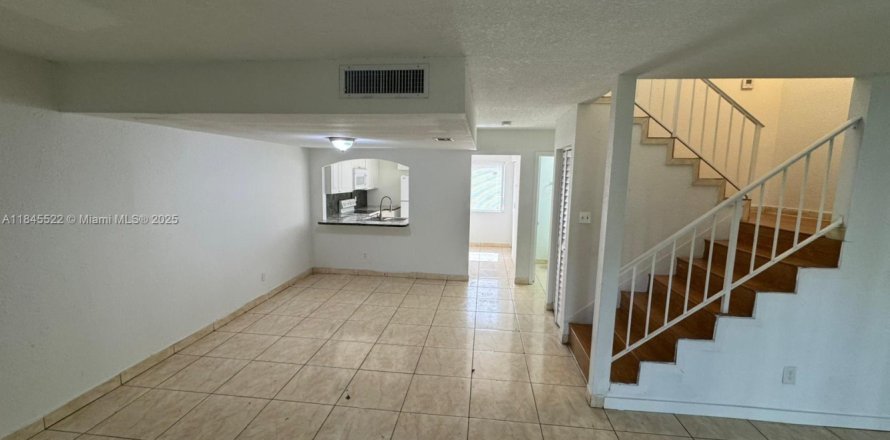 Townhouse in West Palm Beach, Florida 3 bedrooms, 124.86 sq.m. № 1958445