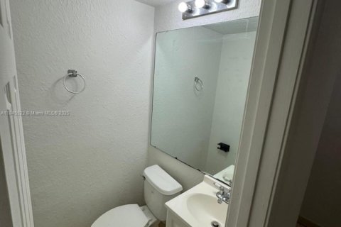 Townhouse in West Palm Beach, Florida 3 bedrooms, 124.86 sq.m. № 1958445 - photo 8