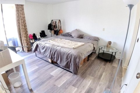 Copropriété à vendre à North Miami Beach, Floride: 2 chambres, 101.17 m2 № 1739237 - photo 5