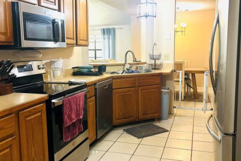 House in Palm Bay, Florida 4 bedrooms, 192.87 sq.m. № 2146764 - photo 7