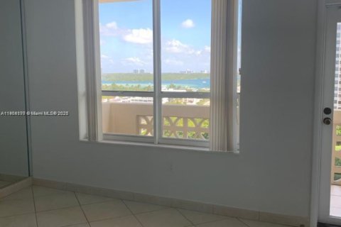 Condo in Bal Harbour, Florida, 1 bedroom № 1964298 - photo 4