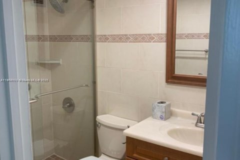 Condo in Bal Harbour, Florida, 1 bedroom № 1964298 - photo 10