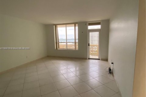 Condo in Bal Harbour, Florida, 1 bedroom № 1964298 - photo 6