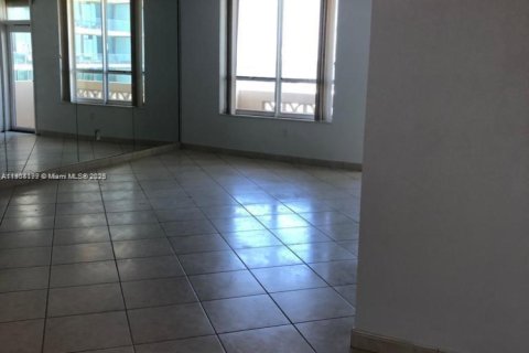 Condo in Bal Harbour, Florida, 1 bedroom № 1964298 - photo 5