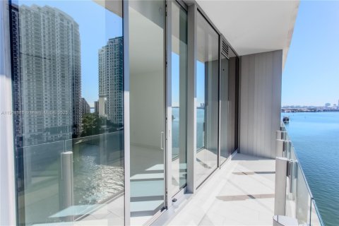Condo in Miami, Florida, 2 bedrooms  № 2052771 - photo 29