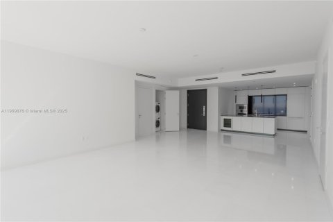 Condo in Miami, Florida, 2 bedrooms  № 2052771 - photo 12