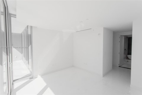 Condo in Miami, Florida, 2 bedrooms  № 2052771 - photo 24