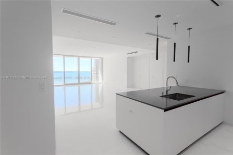 Condo in Miami, Florida, 2 bedrooms  № 2052771 - photo 8