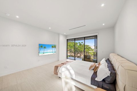Casa en venta en Miami, Florida, 8 dormitorios № 2038199 - foto 26