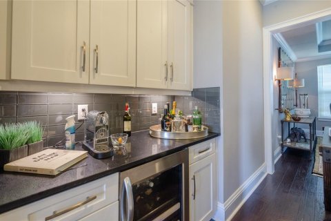 House in Orlando, Florida 7 bedrooms, 497.49 sq.m. № 2195373 - photo 13