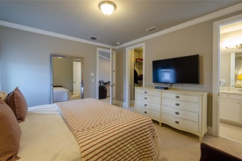 House in Orlando, Florida 7 bedrooms, 497.49 sq.m. № 2195373 - photo 21