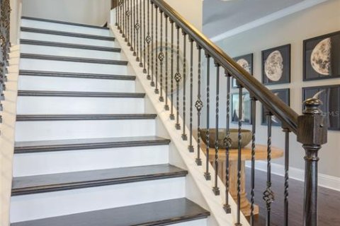 House in Orlando, Florida 7 bedrooms, 497.49 sq.m. № 2195373 - photo 17
