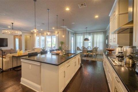 House in Orlando, Florida 7 bedrooms, 497.49 sq.m. № 2195373 - photo 12
