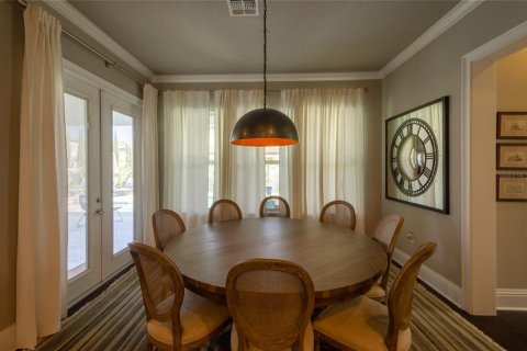 House in Orlando, Florida 7 bedrooms, 497.49 sq.m. № 2195373 - photo 11