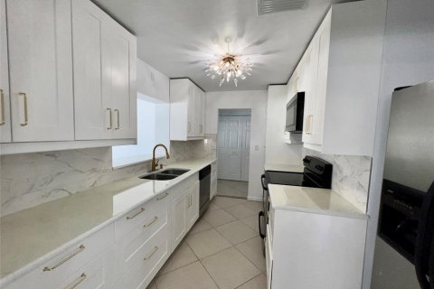 Casa en venta en Kissimmee, Florida, 3 dormitorios, 156.54 m2 № 1791706 - foto 3