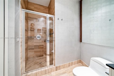 Condo in Sunny Isles Beach, Florida, 2 bedrooms  № 1994091 - photo 18