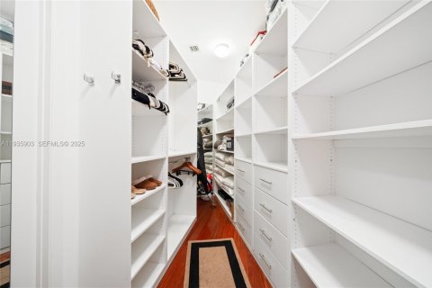 Condo in Sunny Isles Beach, Florida, 2 bedrooms  № 1994091 - photo 15