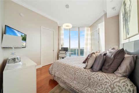 Condo in Sunny Isles Beach, Florida, 2 bedrooms  № 1994091 - photo 17