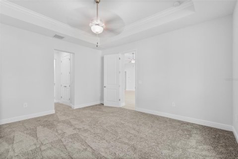 House in Geneva, Florida 4 bedrooms, 207.54 sq.m. № 1740646 - photo 9