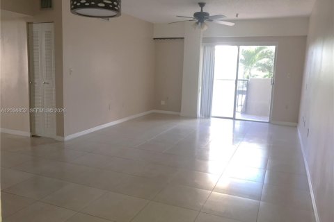 Condominio en alquiler en Sunny Isles Beach, Florida, 2 dormitorios, 91.97 m2 № 2154068 - foto 3