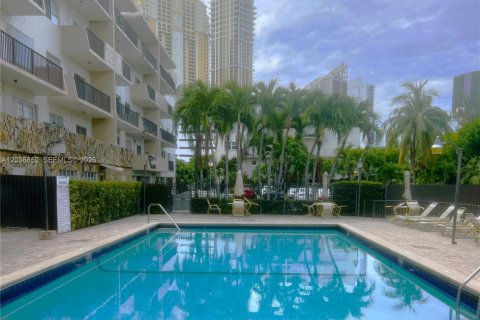Condominio en alquiler en Sunny Isles Beach, Florida, 2 dormitorios, 91.97 m2 № 2154068 - foto 11