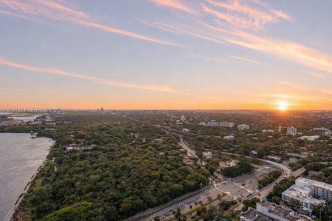 Condo in Miami, Florida, 3 bedrooms  № 2258065 - photo 8