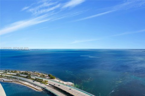 Condo in Miami, Florida, 3 bedrooms  № 2258065 - photo 16