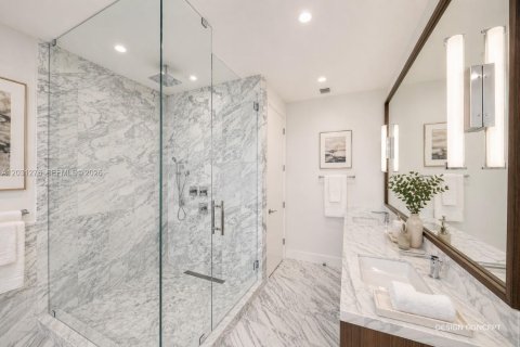 Condo in Miami, Florida, 3 bedrooms  № 2258065 - photo 5