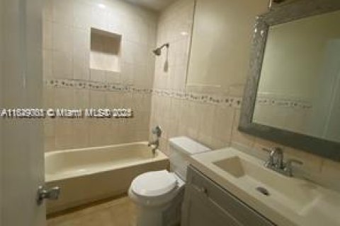 Villa ou maison à louer à Miami, Floride: 3 chambres, 102.19 m2 № 1961564 - photo 6