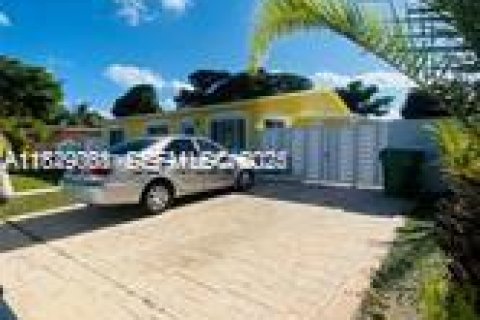 Снять в аренду виллу или дом в Майами, Флорида 3 спальни, 102.19м2, № 1961564 - фото 8