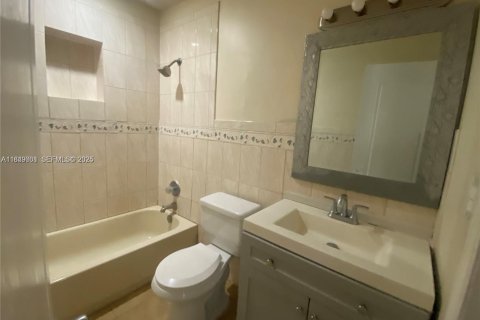 Снять в аренду виллу или дом в Майами, Флорида 3 спальни, 102.19м2, № 1961564 - фото 11