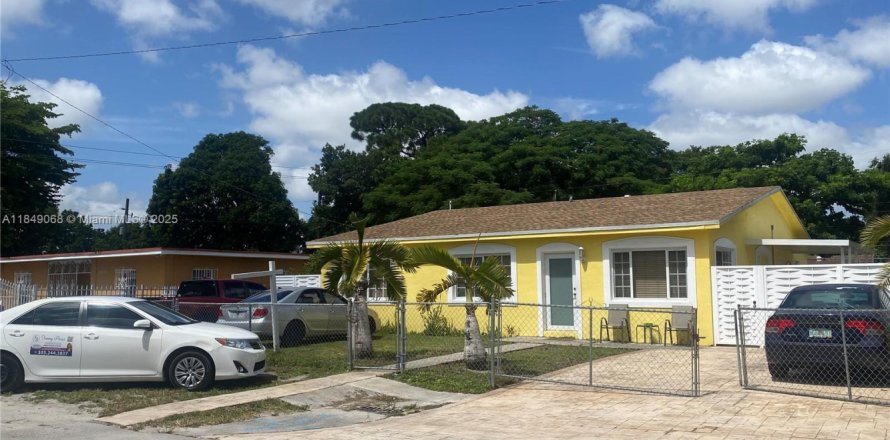 Villa ou maison à Miami, Floride 3 chambres, 102.19 m2 № 1961564