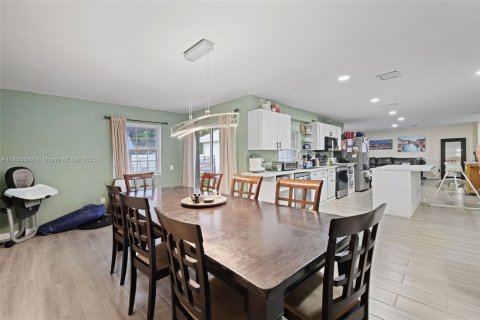 Casa en venta en Miami, Florida, 3 dormitorios, 161.09 m2 № 1877785 - foto 9