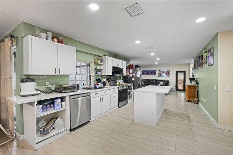 Casa en venta en Miami, Florida, 3 dormitorios, 161.09 m2 № 1877785 - foto 8