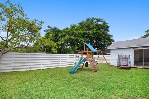 Casa en venta en Miami, Florida, 3 dormitorios, 161.09 m2 № 1877785 - foto 16