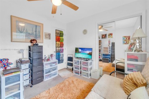 Снять в аренду виллу или дом в Майами-Гарденс, Флорида 3 спальни, 125.05м2, № 1946134 - фото 21