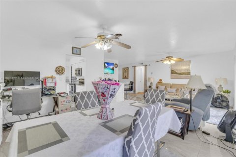 Снять в аренду виллу или дом в Майами-Гарденс, Флорида 3 спальни, 125.05м2, № 1946134 - фото 9