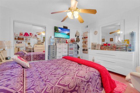 Снять в аренду виллу или дом в Майами-Гарденс, Флорида 3 спальни, 125.05м2, № 1946134 - фото 17