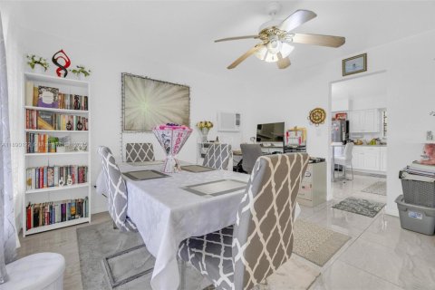 Снять в аренду виллу или дом в Майами-Гарденс, Флорида 3 спальни, 125.05м2, № 1946134 - фото 10