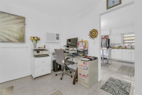 Снять в аренду виллу или дом в Майами-Гарденс, Флорида 3 спальни, 125.05м2, № 1946134 - фото 26