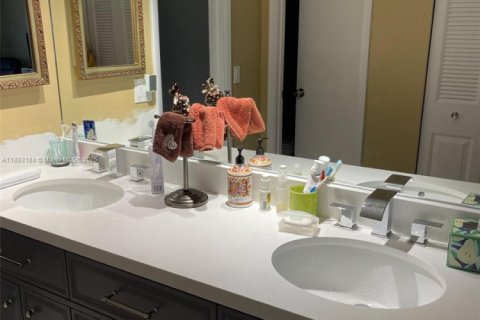 Снять в аренду кондоминиум в Делрей-Бич, Флорида 2 спальни, 106.65м2, № 1945083 - фото 15