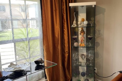 Снять в аренду кондоминиум в Делрей-Бич, Флорида 2 спальни, 106.65м2, № 1945083 - фото 8