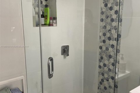 Снять в аренду кондоминиум в Делрей-Бич, Флорида 2 спальни, 106.65м2, № 1945083 - фото 9