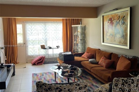 Снять в аренду кондоминиум в Делрей-Бич, Флорида 2 спальни, 106.65м2, № 1945083 - фото 6