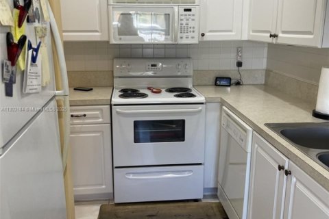 Снять в аренду кондоминиум в Делрей-Бич, Флорида 2 спальни, 106.65м2, № 1945083 - фото 4