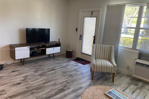 Купить кондоминиум в Дирфилд-Бич, Флорида 1 спальня, 65.03м2, № 1959425 - фото 8