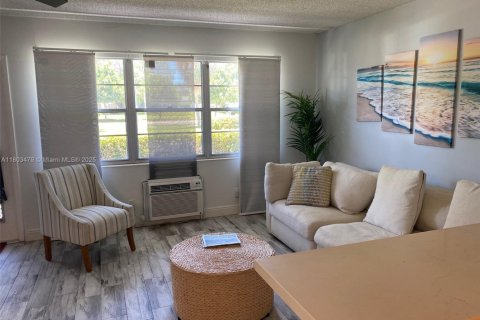 Купить кондоминиум в Дирфилд-Бич, Флорида 1 спальня, 65.03м2, № 1959425 - фото 7