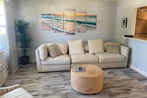 Купить кондоминиум в Дирфилд-Бич, Флорида 1 спальня, 65.03м2, № 1959425 - фото 5