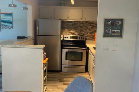 Купить кондоминиум в Дирфилд-Бич, Флорида 1 спальня, 65.03м2, № 1959425 - фото 17